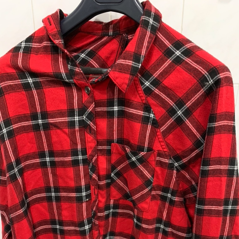 Red flannel, size small, wild fable